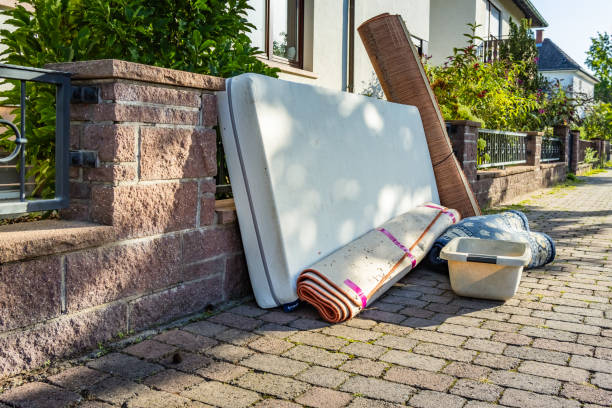 Best Garage Cleanout  in Roseau, MN